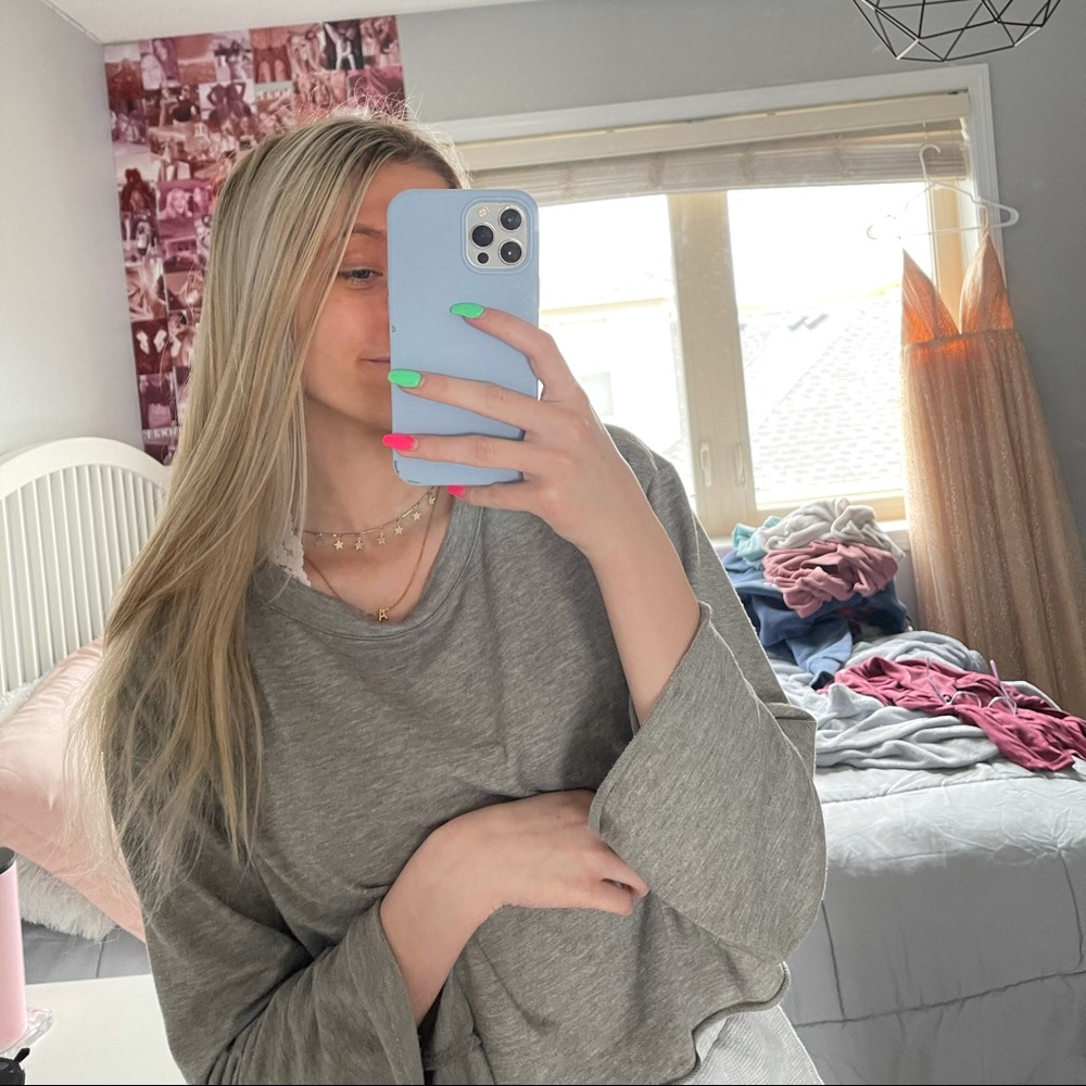 crop top - Picture 2 of 3